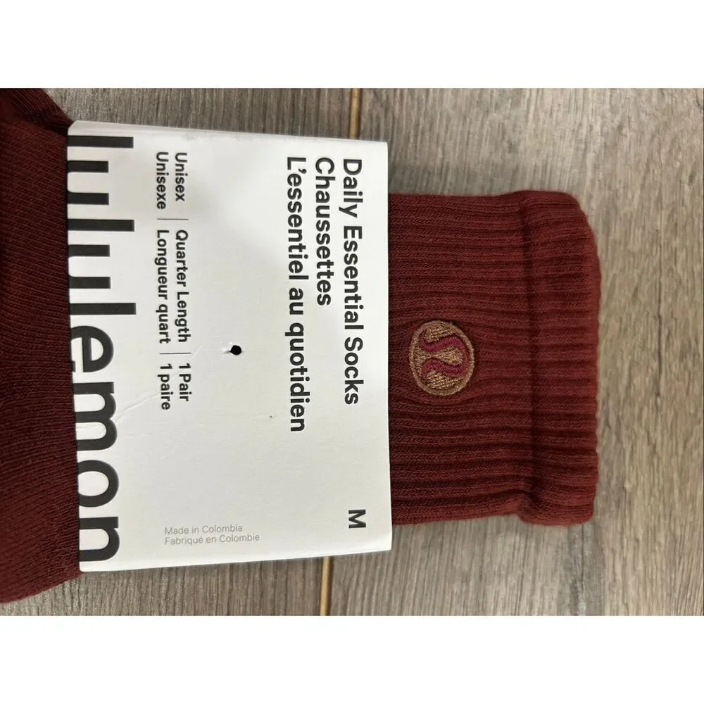 Lululemon daily essential Socks M